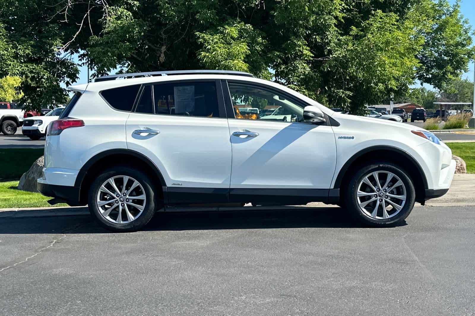 Used 2018 Toyota RAV4 Limited w/ Advanced Technology Package AWD/4WD image 8