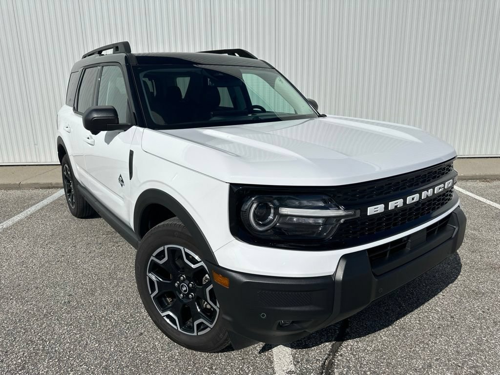 Certified 2025 Ford Bronco Sport Outer Banks w/ Outer Banks Tech Package+ AWD/4WD image 10