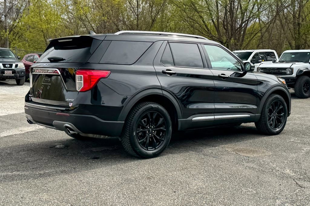 Certified 2023 Ford Explorer Limited w/ Equipment Group 301A AWD/4WD image 3