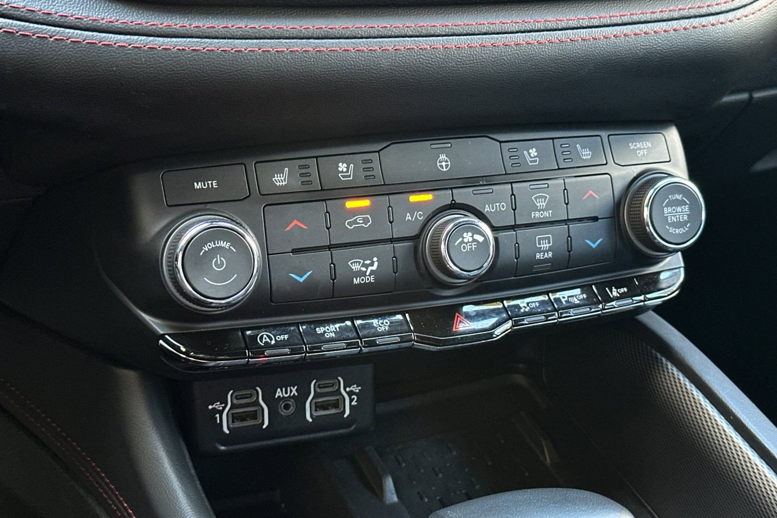 Used 2025 Dodge Durango GT AWD/4WD image 21