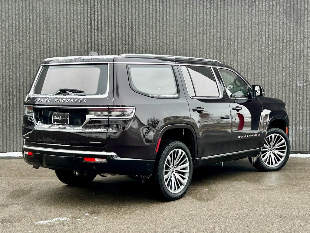 Used 2022 Jeep Grand Wagoneer Series III w/ Rear Seat Video Group 1 image 5