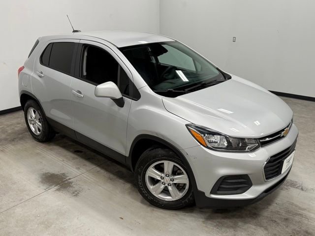 Used 2020 Chevrolet Trax LS w/ Tint and Cruise Package image 33