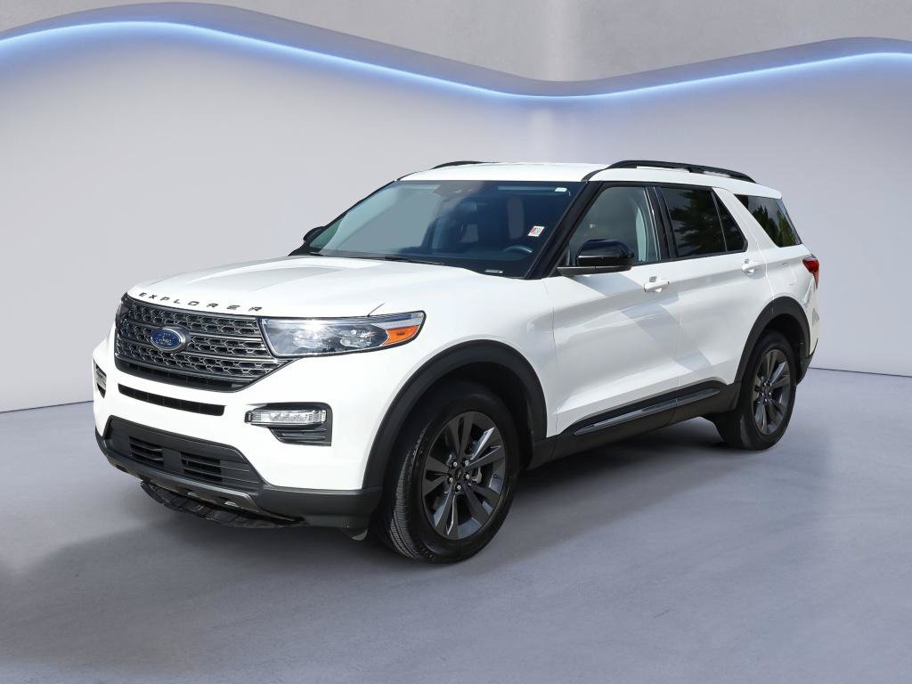 Certified 2024 Ford Explorer XLT w/ Equipment Group 202A AWD/4WD image 2