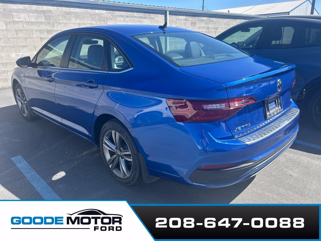 Used 2024 Volkswagen Jetta SE FWD image 4