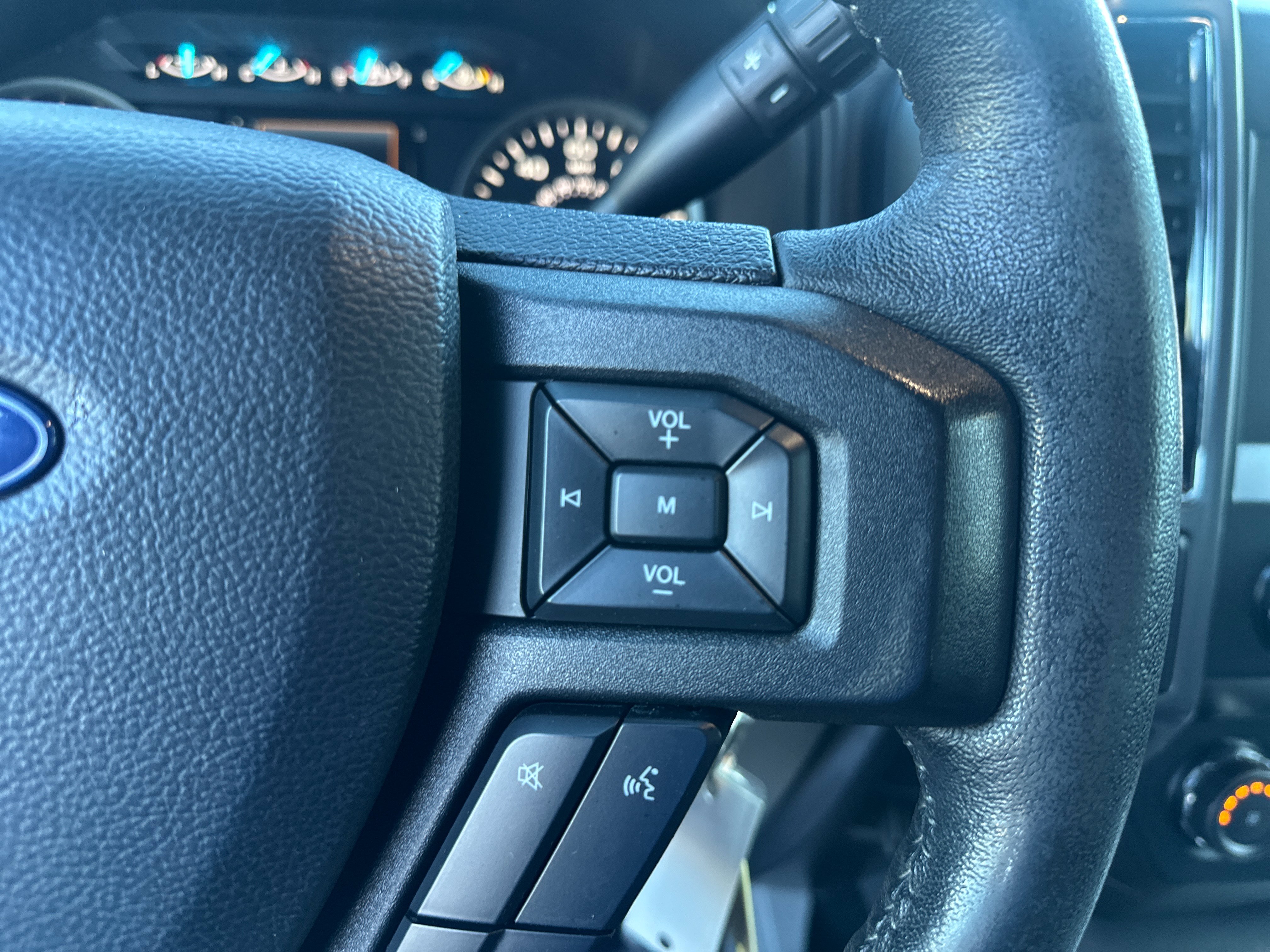 Certified 2019 Ford F150 XLT w/ Equipment Group 302A Luxury AWD/4WD image 19