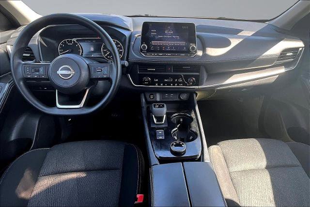 Used 2024 Nissan Rogue SV AWD/4WD image 16