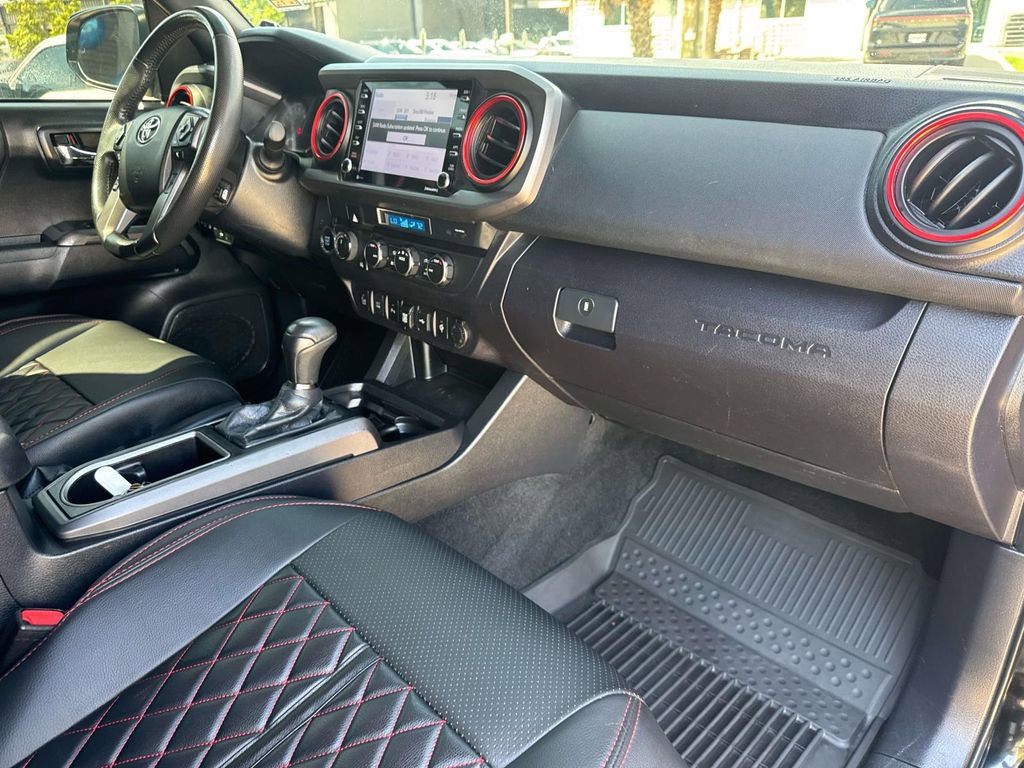 Used 2021 Toyota Tacoma TRD Off-Road w/ Technology Package AWD/4WD image 14