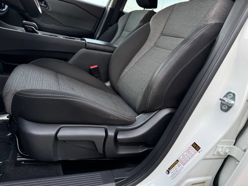 Used 2021 Nissan Rogue S AWD/4WD image 6