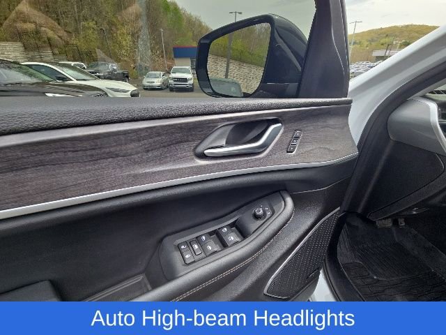 Used 2023 Jeep Grand Cherokee 4WD 4xe image 18