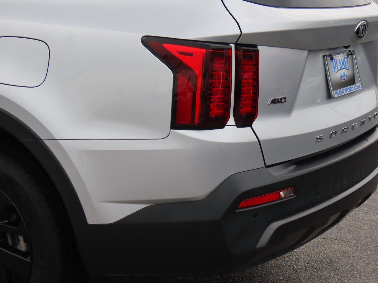 Used 2021 Kia Sorento S image 15
