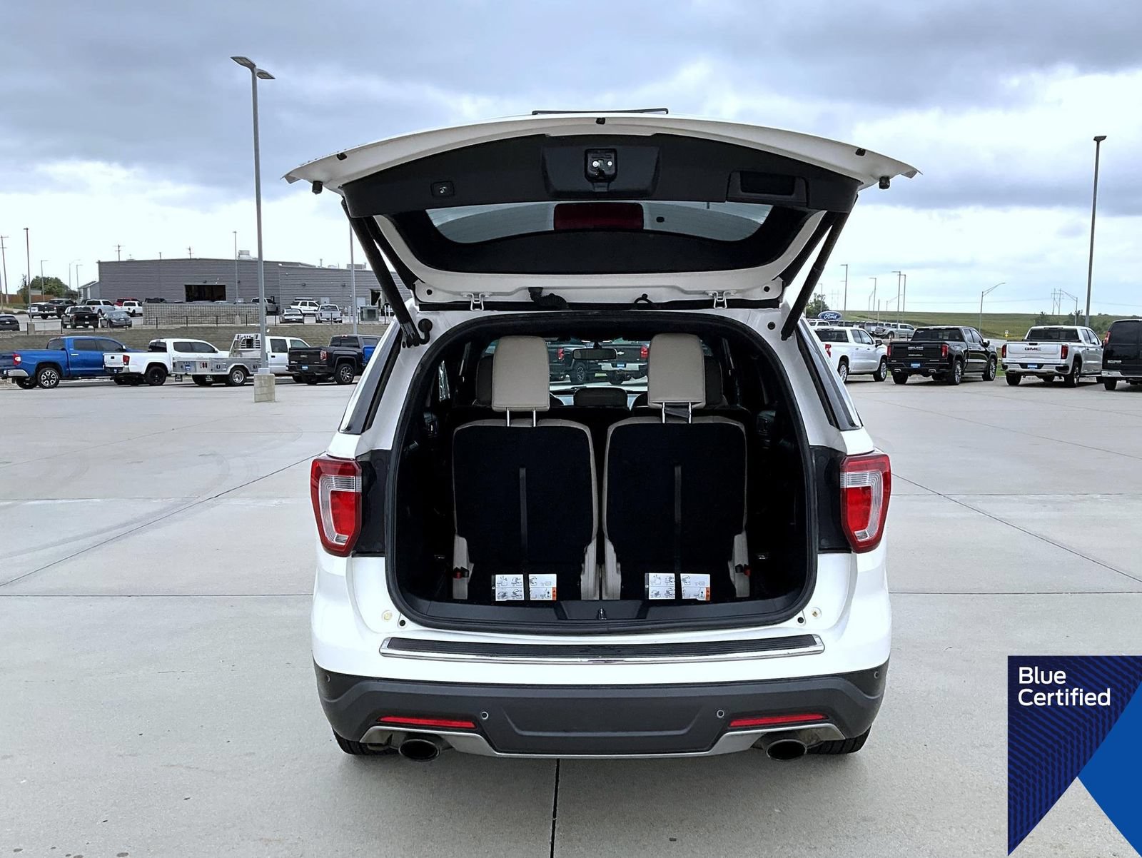 Certified 2018 Ford Explorer XLT w/ Equipment Group 202A AWD/4WD image 24