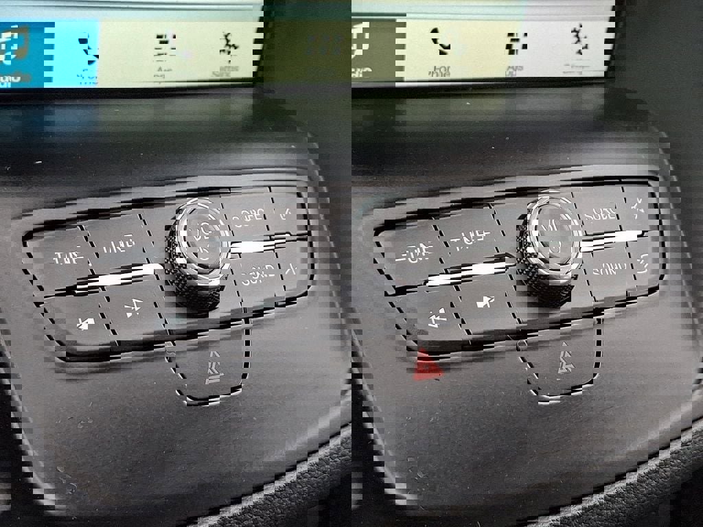 Certified 2019 Ford Escape SE image 17