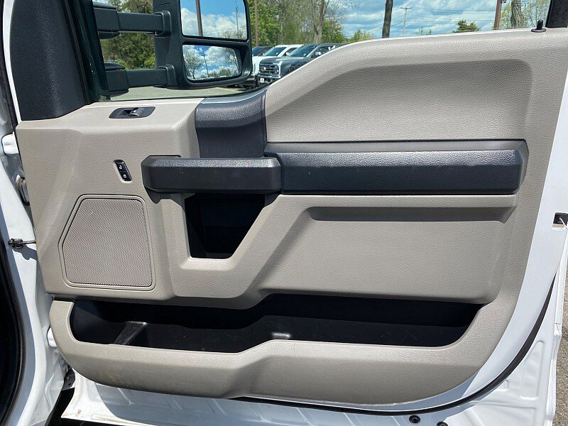 Certified 2022 Ford F550 4x4 Regular Cab Super Duty image 34