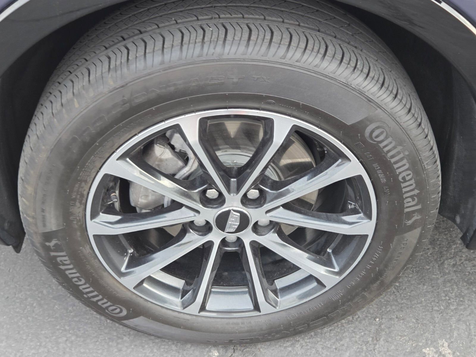 Used 2024 Cadillac XT4 Sport w/ Cold Weather Package image 9