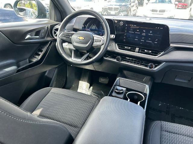 Used 2026 Chevrolet Equinox LT FWD image 9