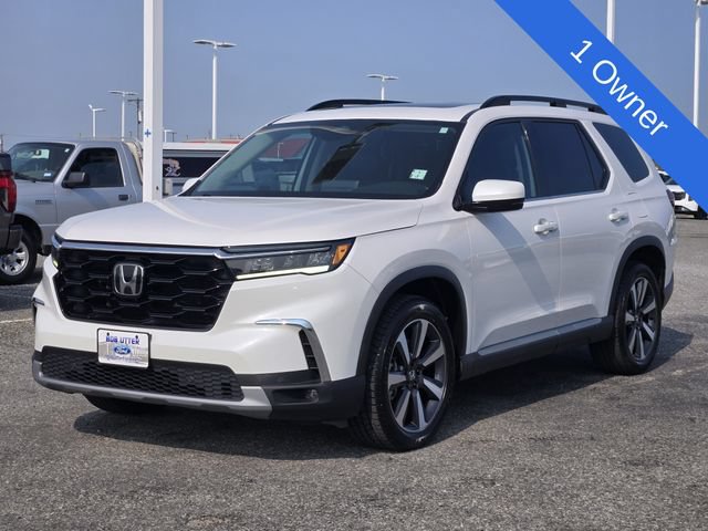 Used 2023 Honda Pilot Touring image 3
