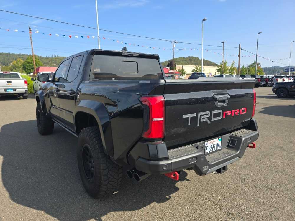 Used 2025 Toyota Tacoma TRD Pro AWD/4WD image 9