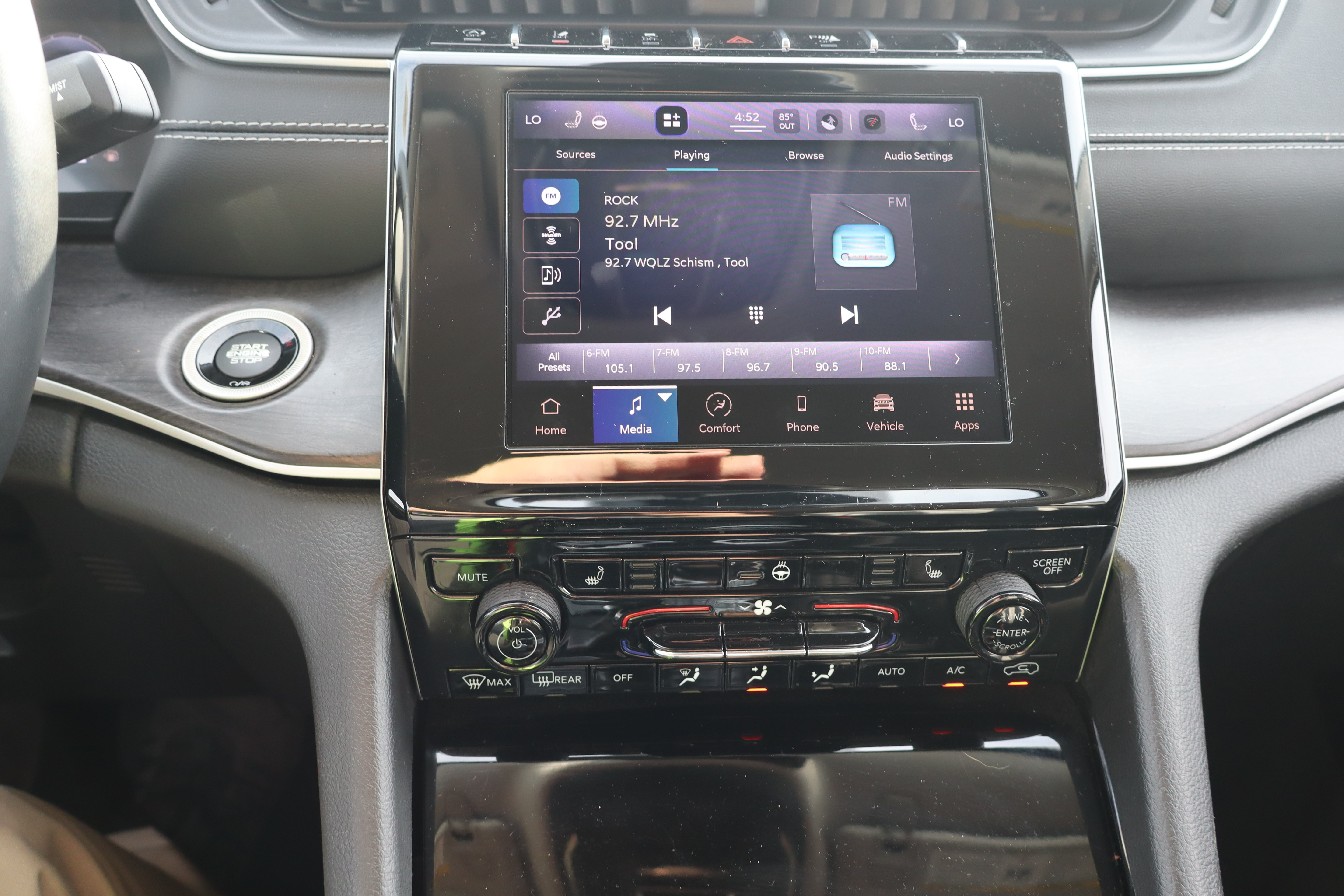 Used 2021 Jeep Grand Cherokee L Limited AWD/4WD image 19