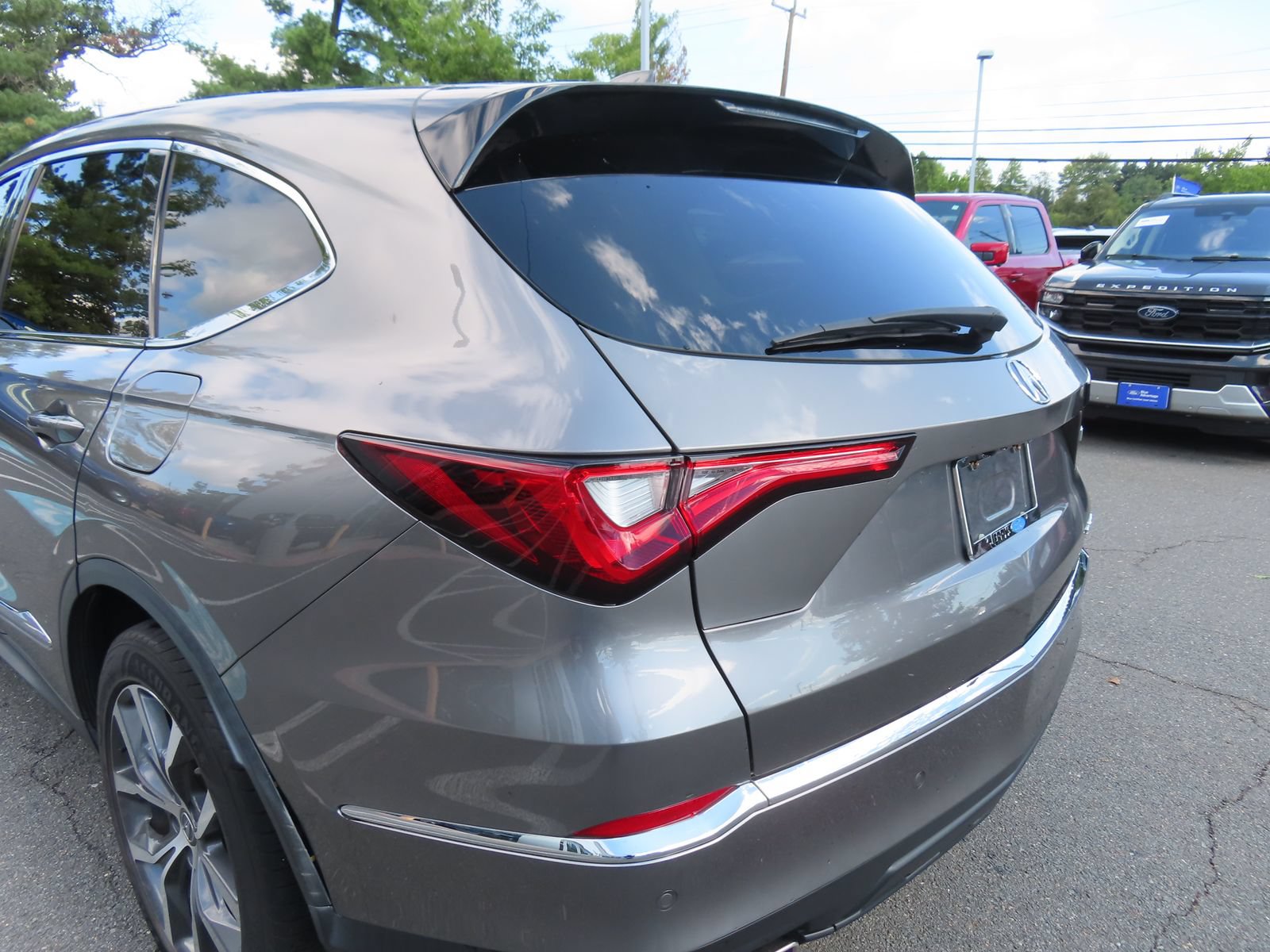 Used 2022 Acura MDX SH-AWD w/ Technology Package image 11