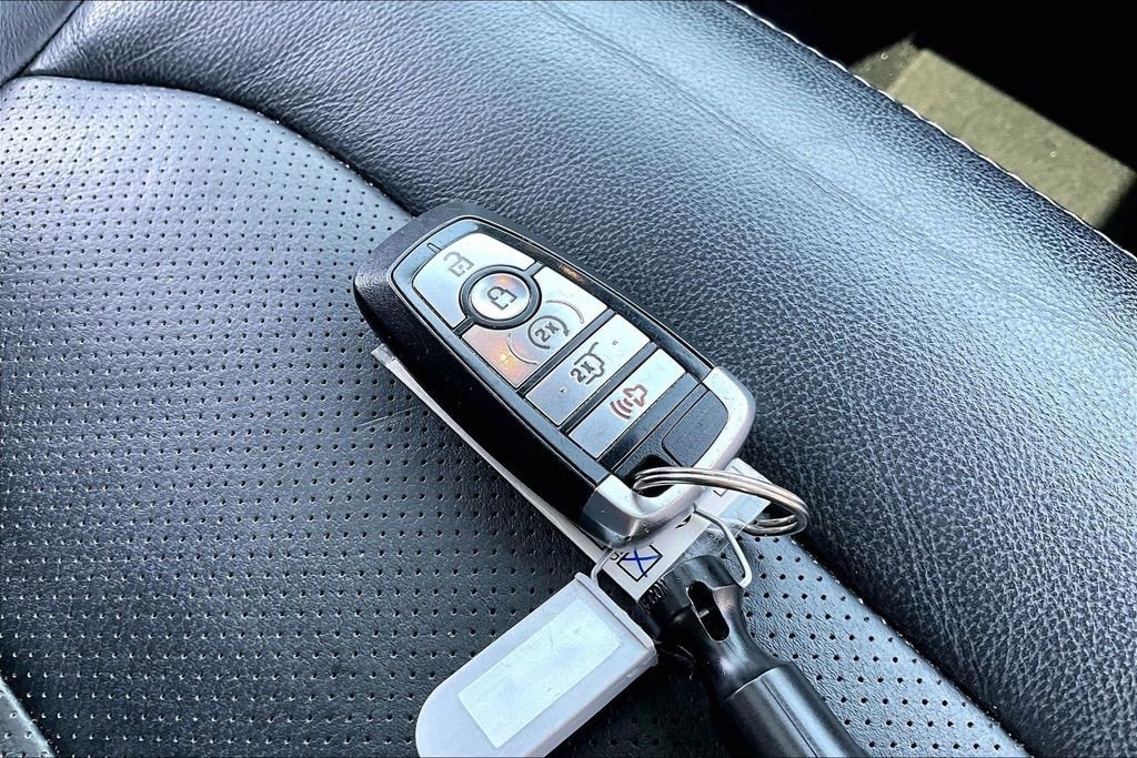 Certified 2019 Ford Explorer Limited w/ Class III Trailer Tow Package image 13