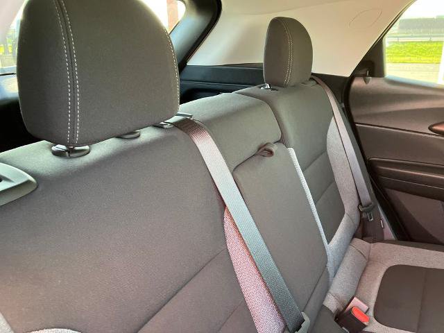 Used 2025 Chevrolet TrailBlazer LT w/ Convenience Package AWD/4WD image 16