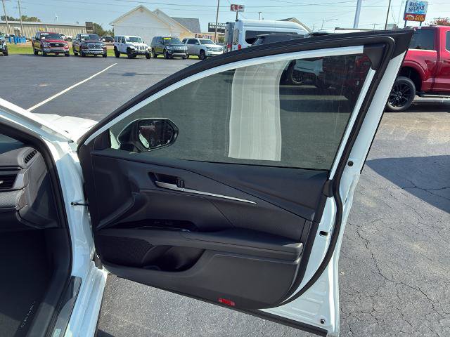 Used 2026 Toyota Camry SE w/ Convenience Package FWD image 14