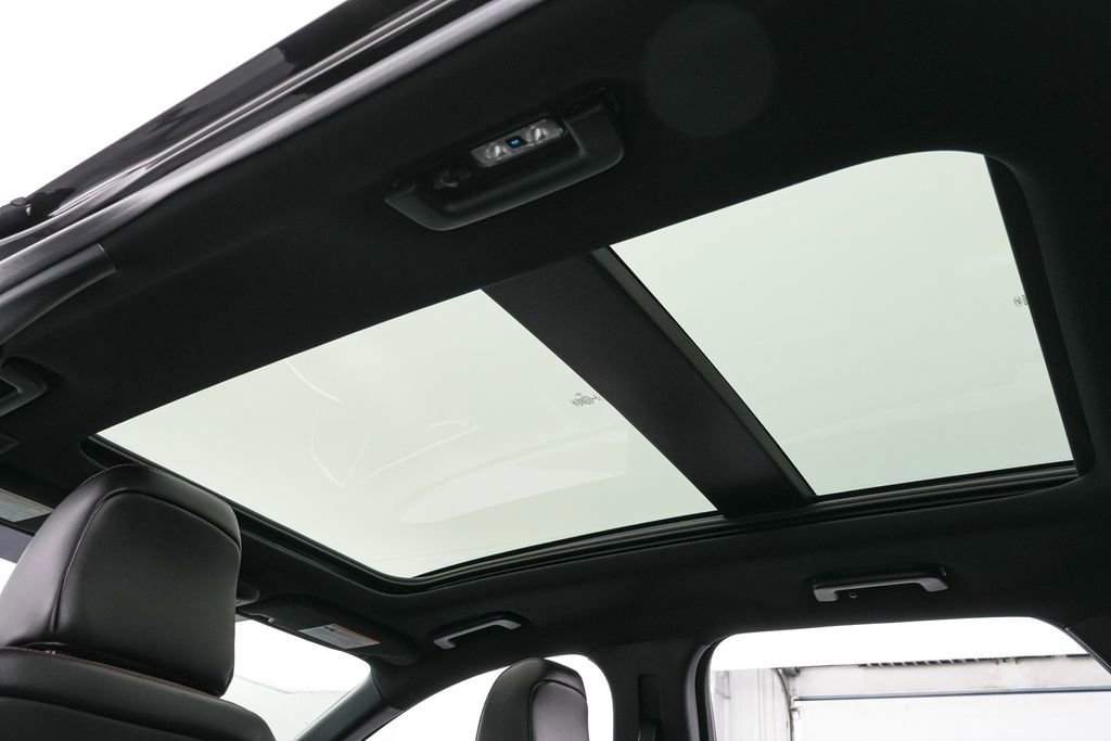 Certified 2022 Ford Edge ST-Line w/ Cargo Accessory Package image 19