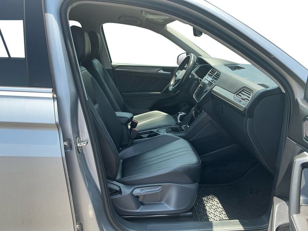 Used 2024 Volkswagen Tiguan SE FWD image 22