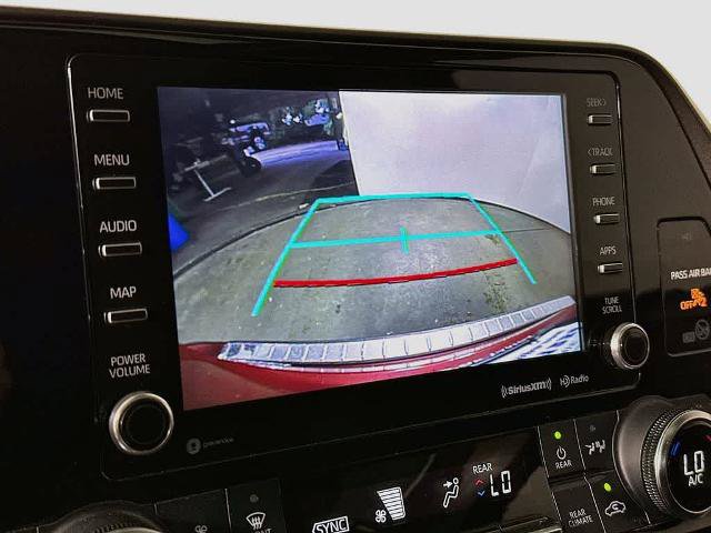 Used 2020 Toyota Highlander XLE FWD image 27