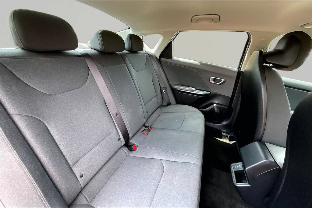 Used 2025 Kia K4 FWD image 27