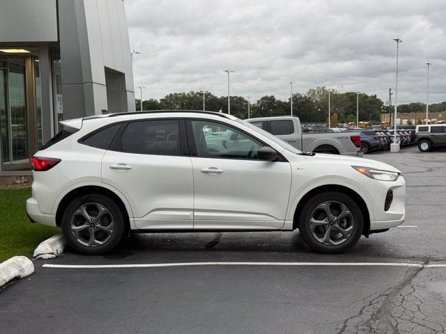 Certified 2023 Ford Escape ST-Line w/ Tech Pack #1 AWD/4WD image 4