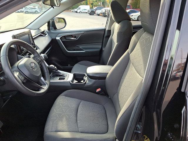 Used 2021 Toyota RAV4 XLE w/ Convenience Package image 13