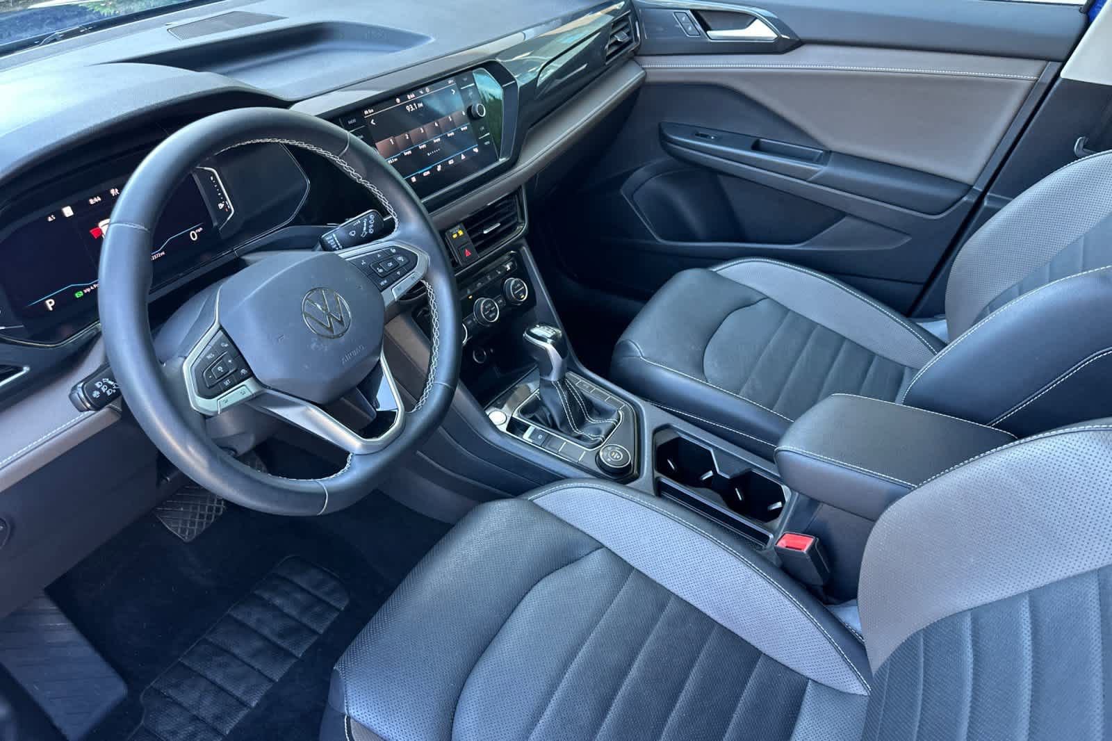 Used 2022 Volkswagen Taos SEL image 12