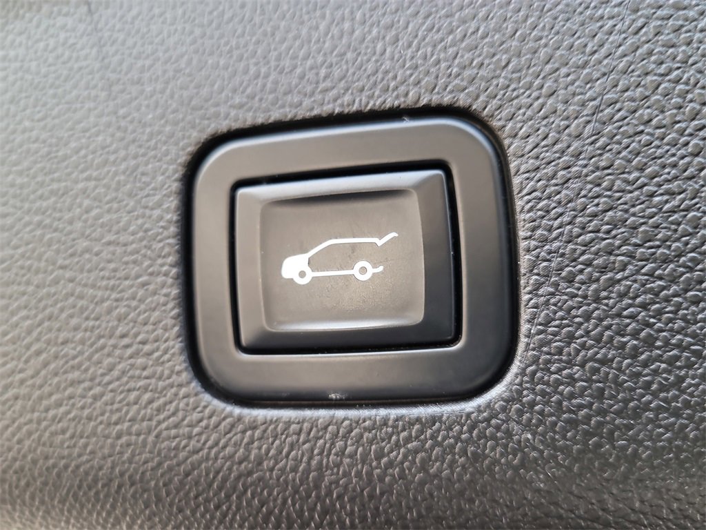 Used 2021 Chevrolet Tahoe Premier image 9