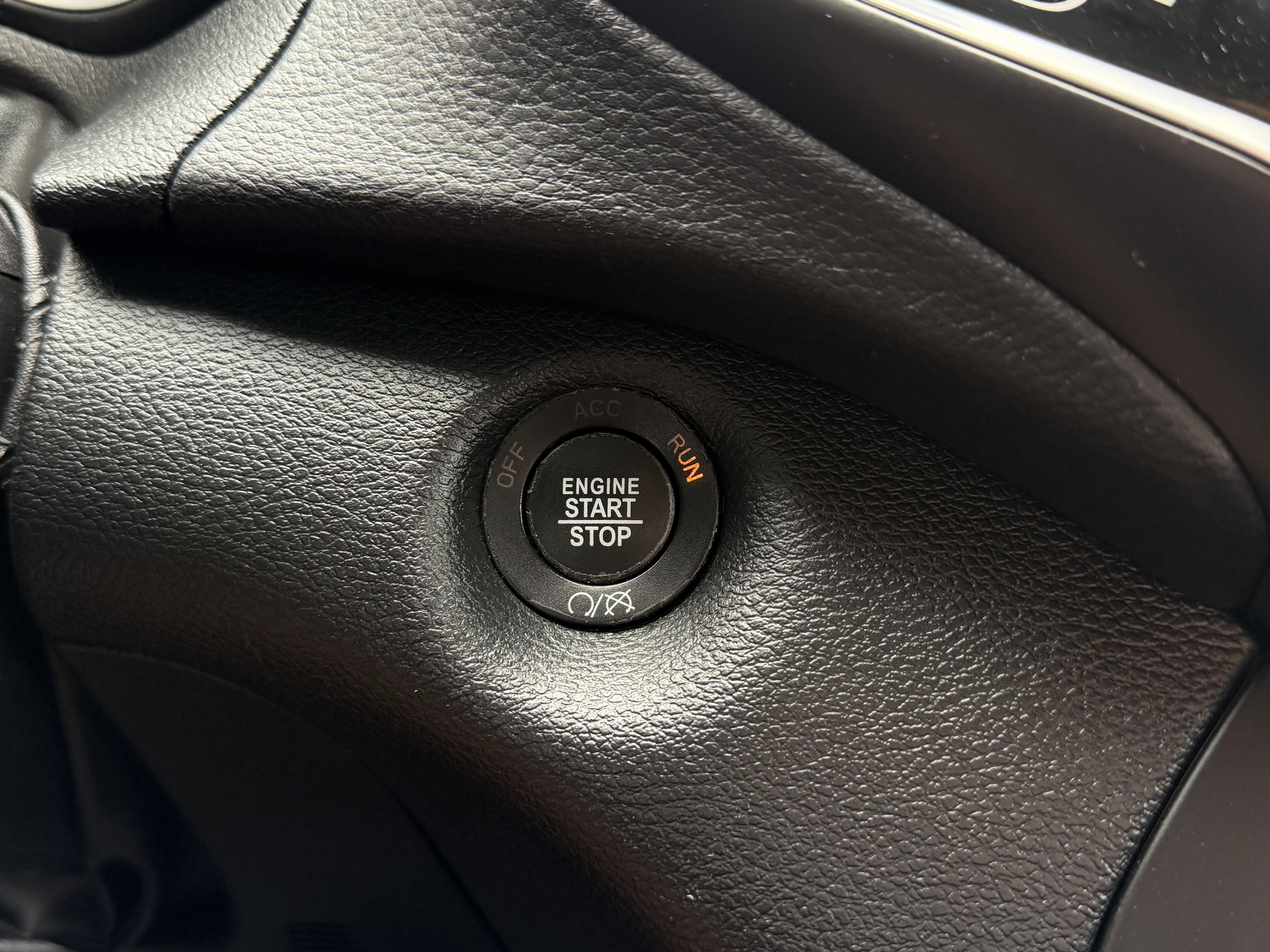 Used 2019 Jeep Cherokee Limited AWD/4WD image 25
