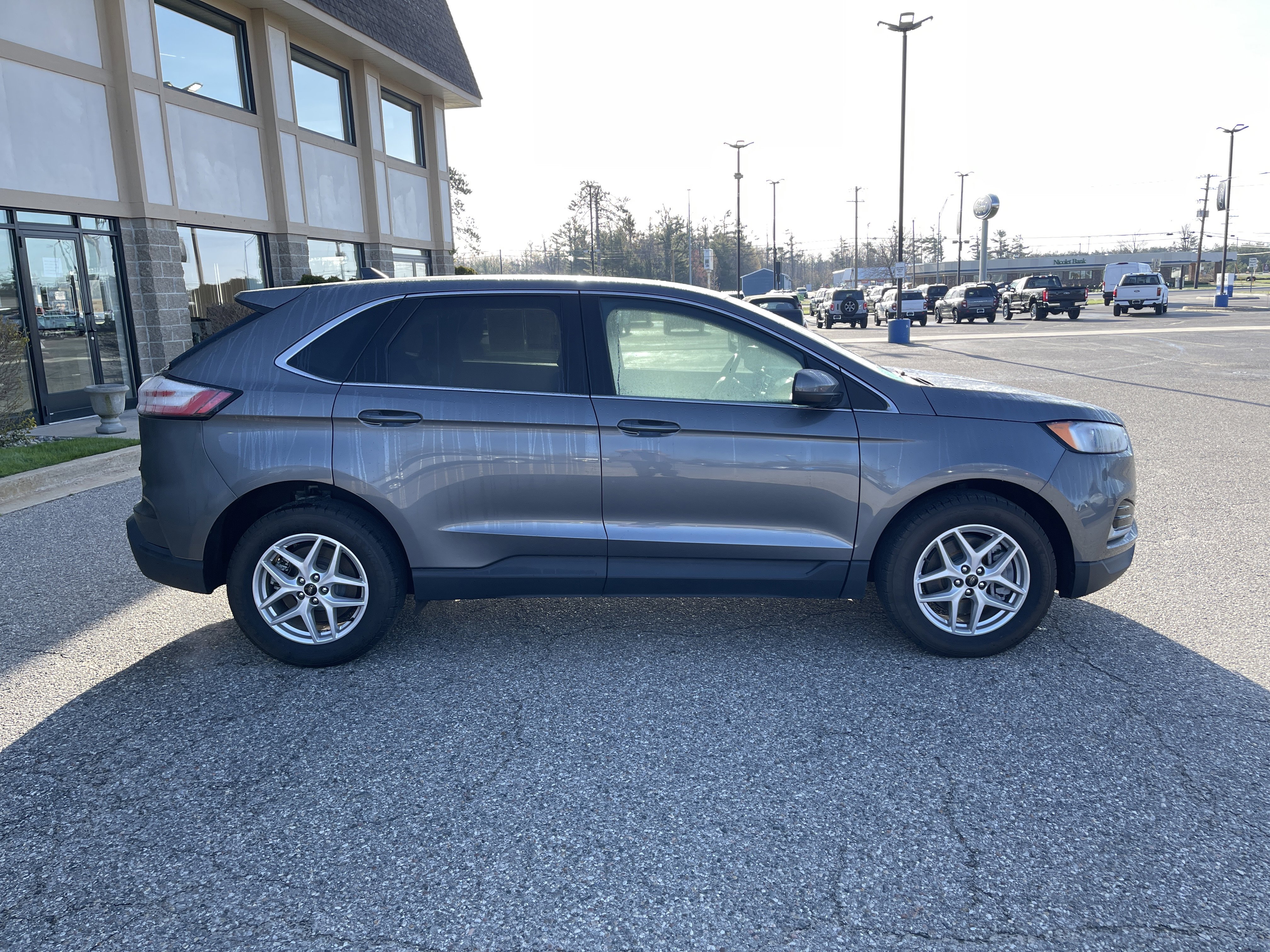 Certified 2024 Ford Edge SEL AWD/4WD image 3