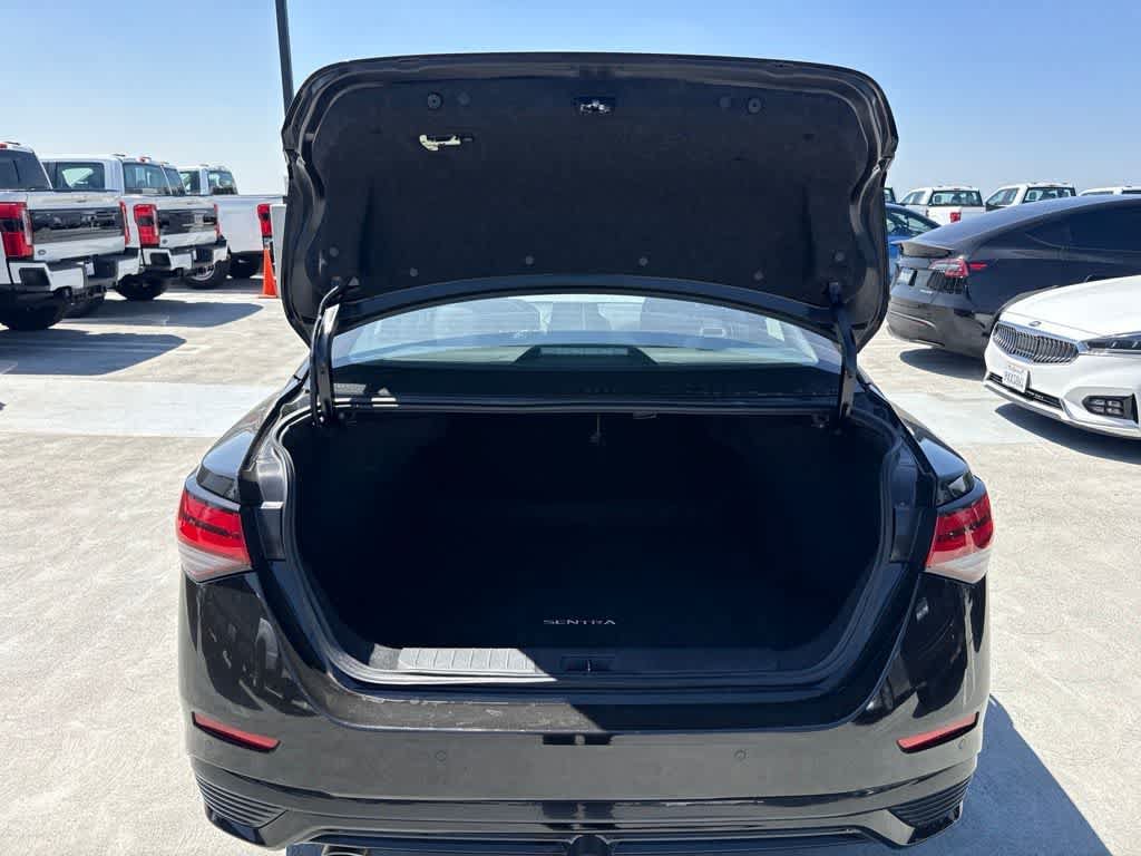 Used 2025 Nissan Sentra SR FWD image 9