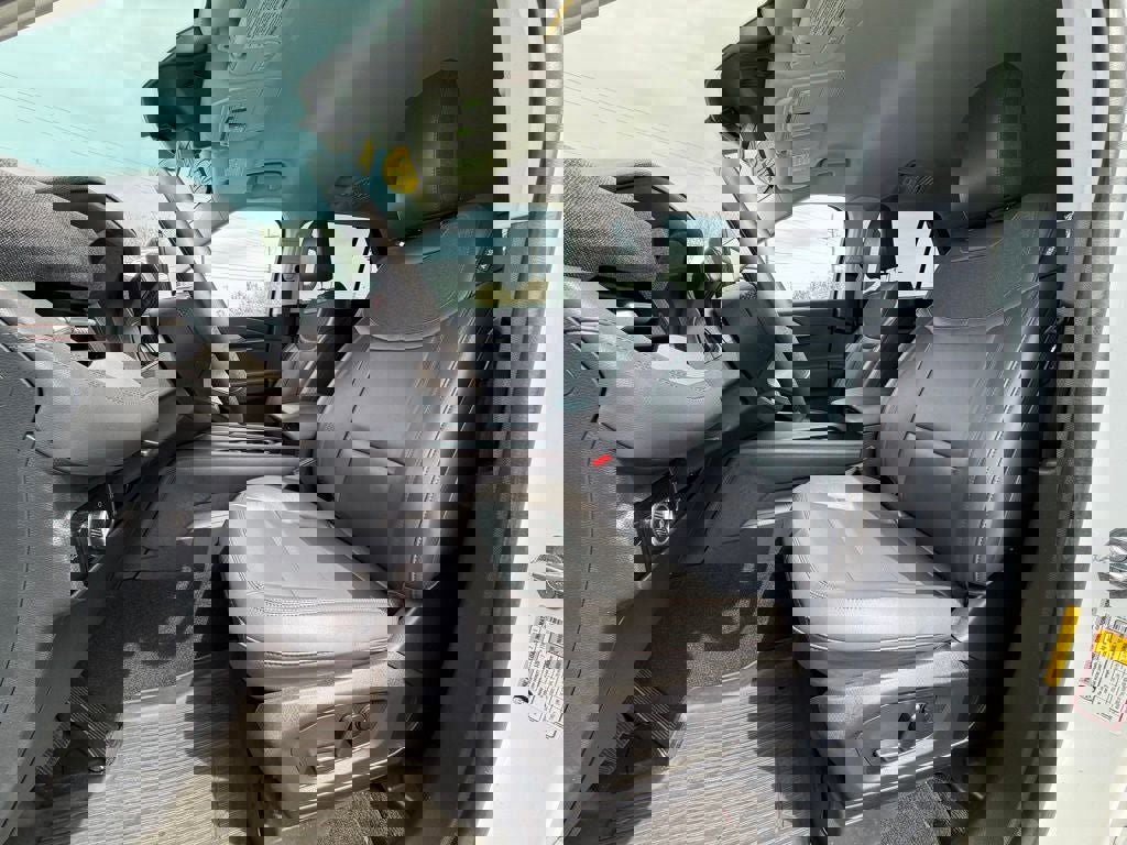 Certified 2025 Ford Explorer Active w/ Active Comfort Package image 25