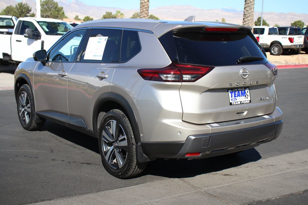 Used 2024 Nissan Rogue SL AWD/4WD image 5