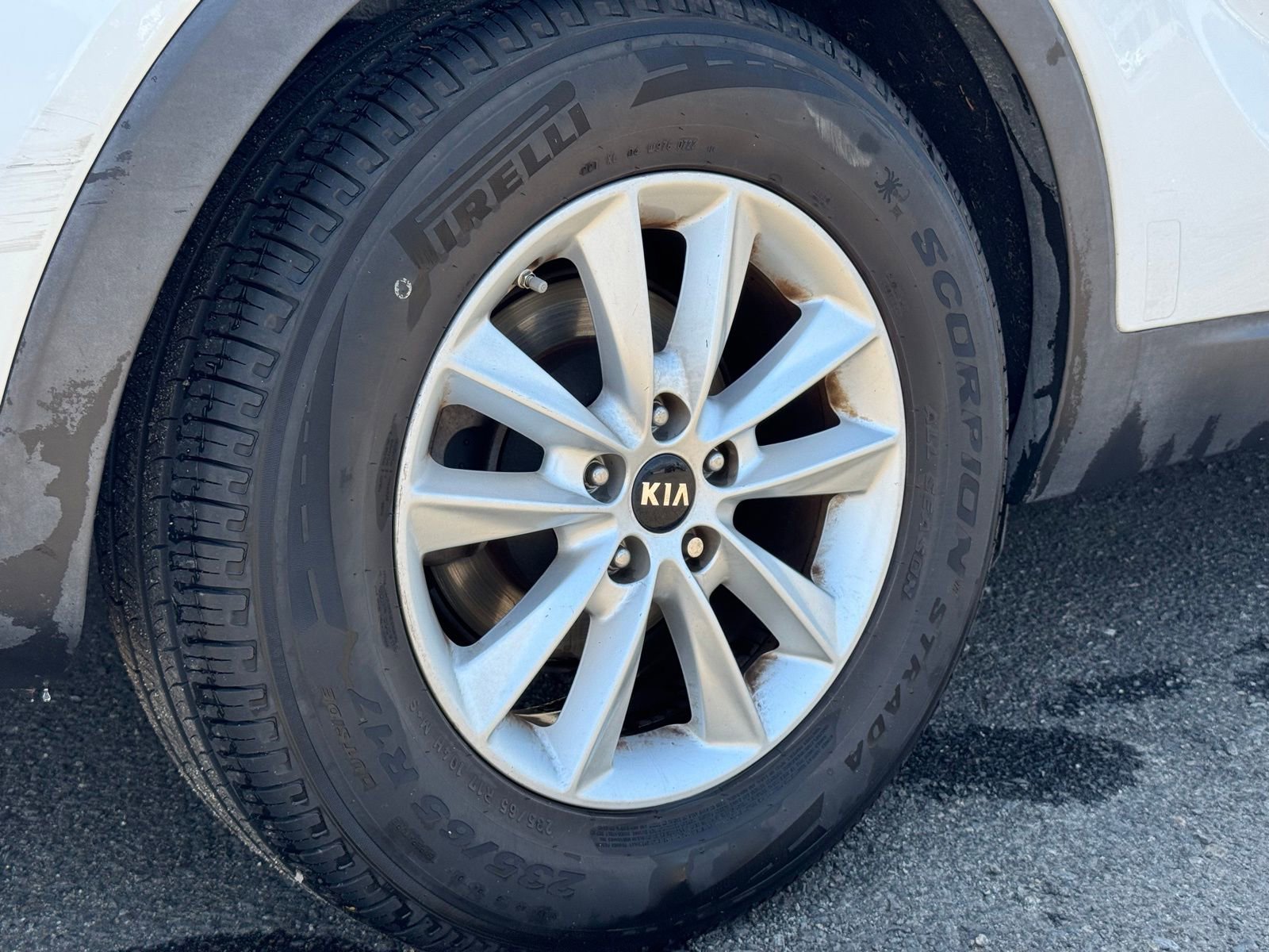 Used 2020 Kia Sorento LX FWD image 4