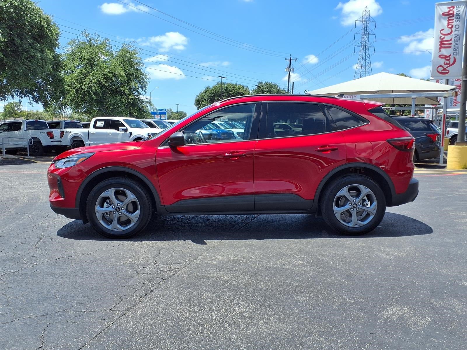Certified 2025 Ford Escape ST-Line AWD/4WD image 9