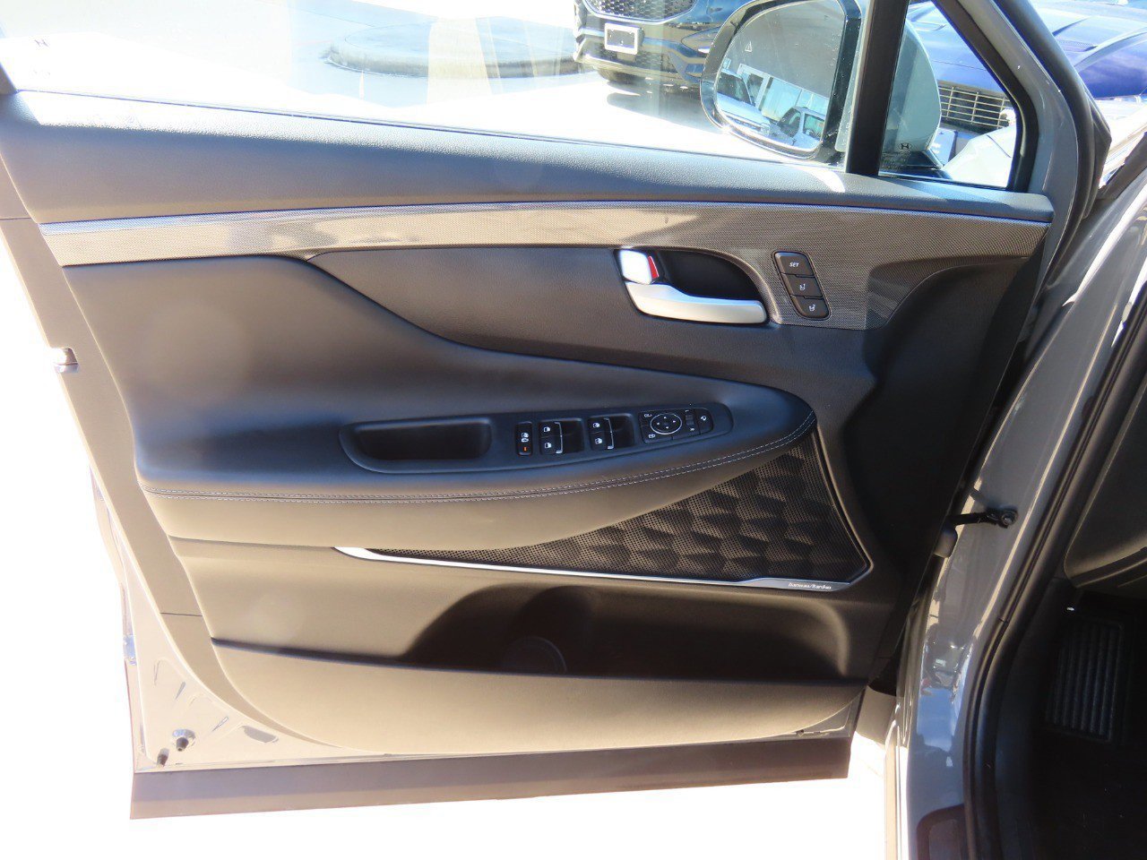 Used 2023 Hyundai Santa Fe Limited w/ Cargo Package image 25