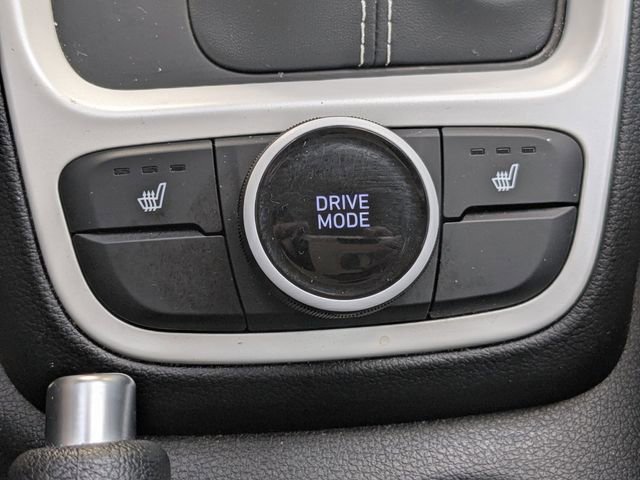 Used 2024 Hyundai Venue Limited FWD image 19