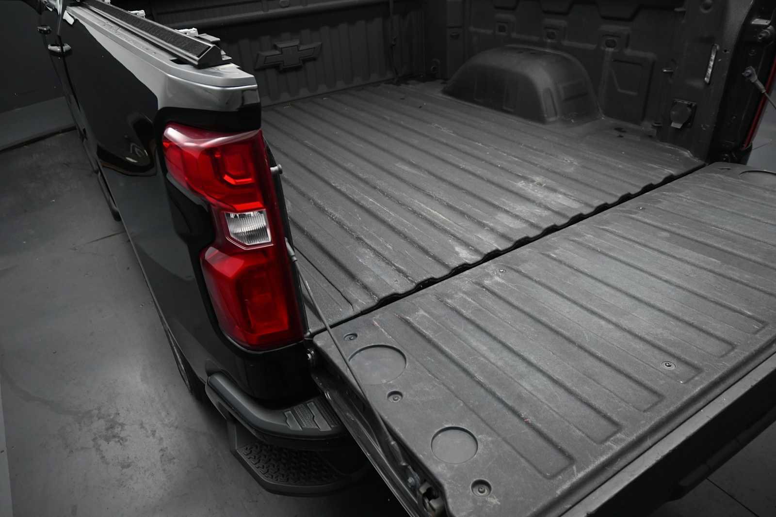 Used 2023 Chevrolet Silverado 1500 RST AWD/4WD image 23