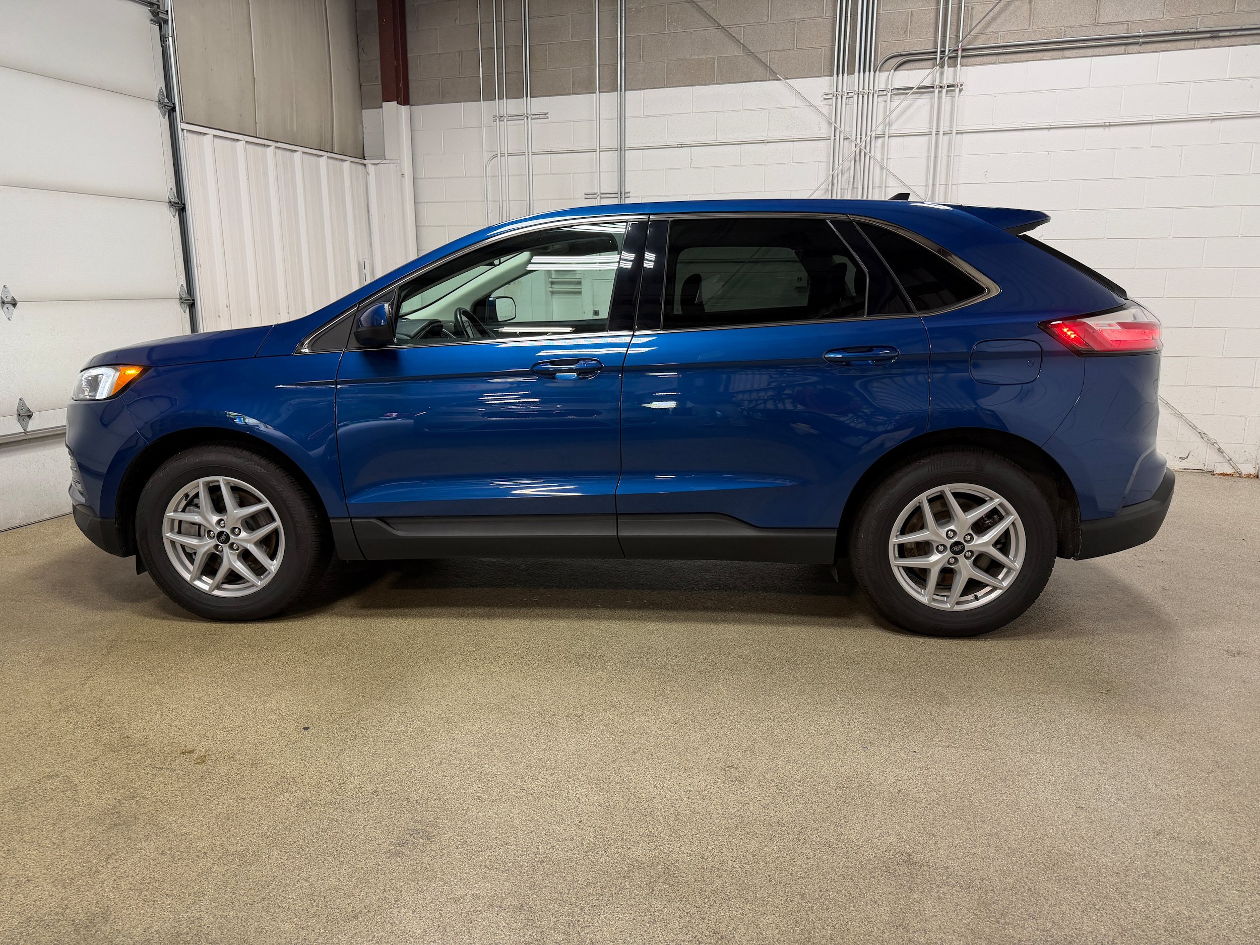 Certified 2024 Ford Edge SEL AWD/4WD image 5