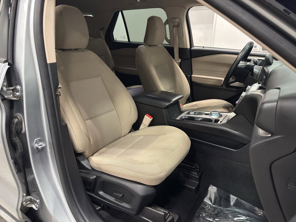 Certified 2022 Ford Explorer XLT w/ Class IV Trailer Tow Package image 31