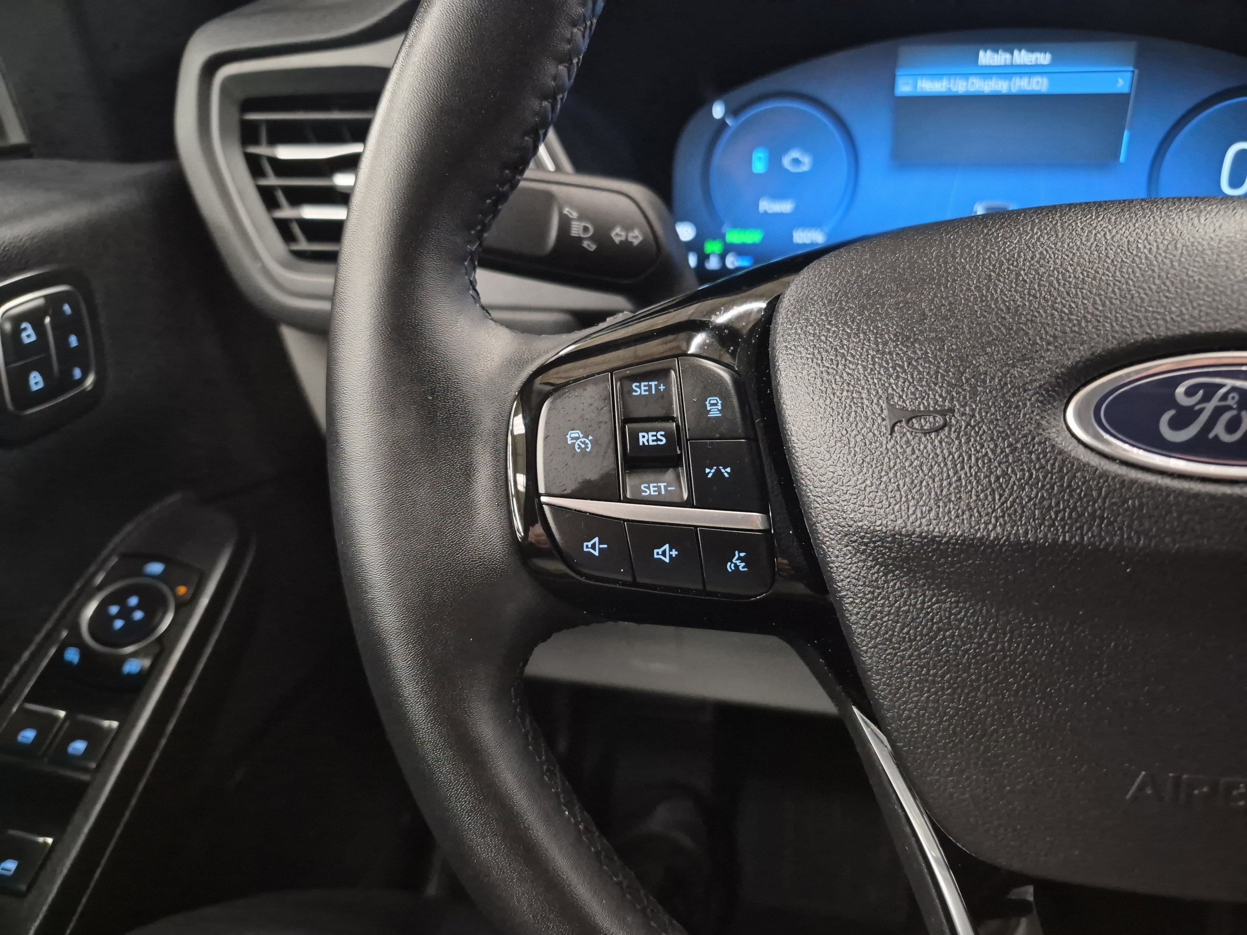 Certified 2025 Ford Escape SE w/ PHEV Premium Package image 26