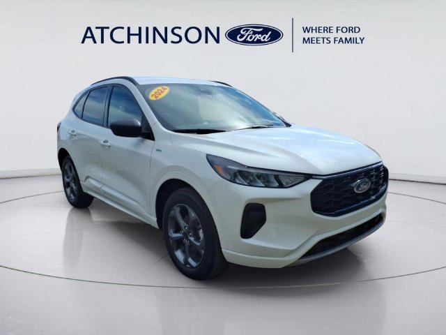 Certified 2024 Ford Escape ST-Line w/ Tech Pack #1 AWD/4WD image 3