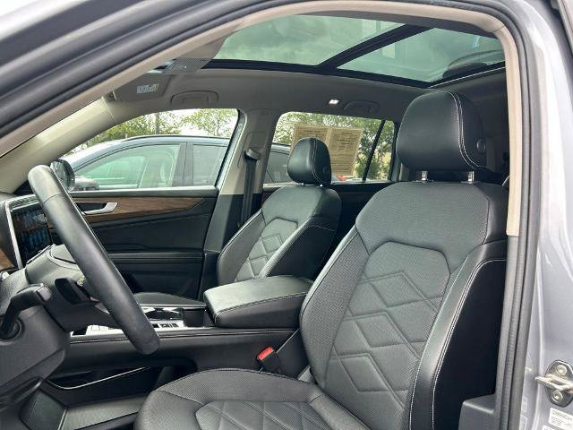Used 2024 Volkswagen Atlas SE AWD/4WD image 21