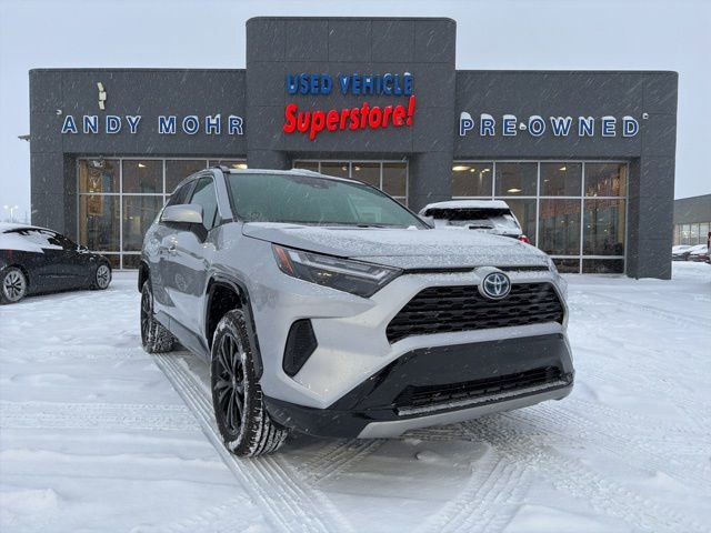 Used 2022 Toyota RAV4 SE image 1